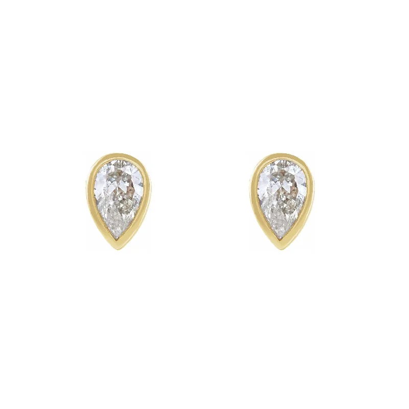 Fashionable Drop Earrings-Pear Shaped Diamond Stud Earrings