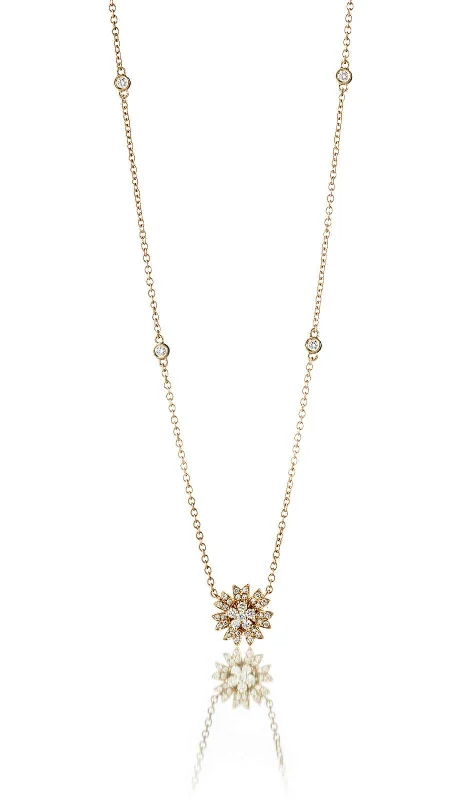 Fine Gold Necklace-Flower Medium 18K Gold, Rosegold or Whitegold Necklace w. Diamonds