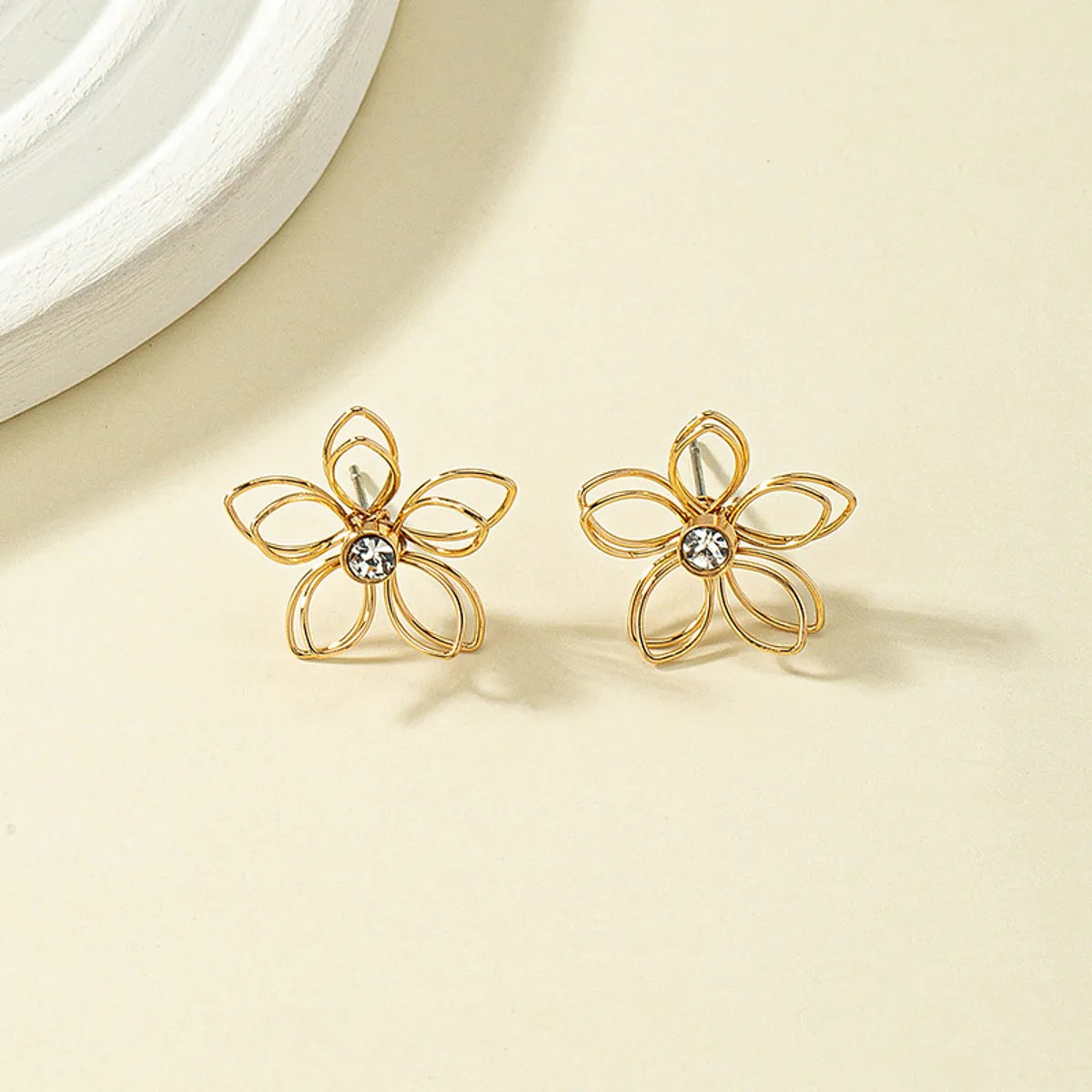 Unique Diamond Earrings-Sweet Simple Style Flower Metal Plating Hollow Out Inlay Zircon Women's Ear Studs