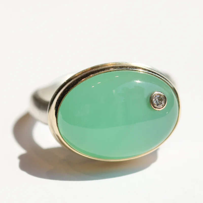 Gold Ring with Emerald-Chrysoprase Ring