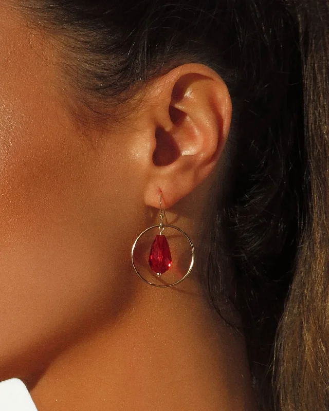 Luxurious Pearl Earrings-Red Teardrop Centre Earrings