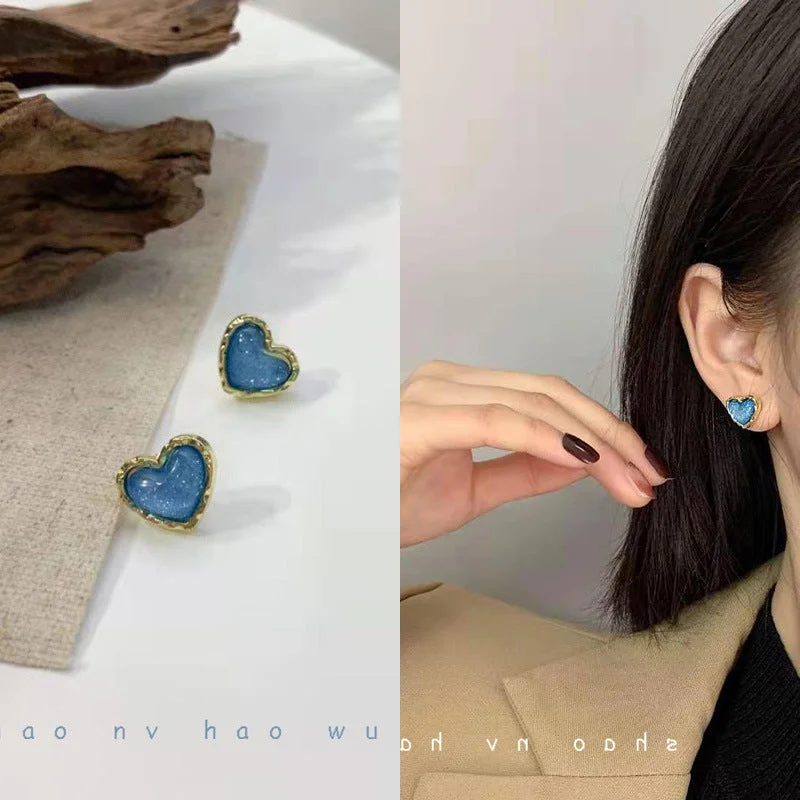 Royal Blue Love (Cushion Ear Clip)