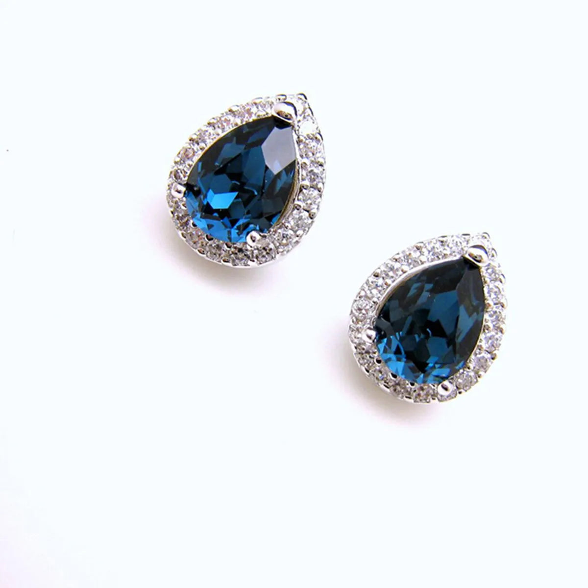 Sparkling Gold Earrings-1 Pair Simple Style Water Droplets Inlay Copper Zircon Ear Studs